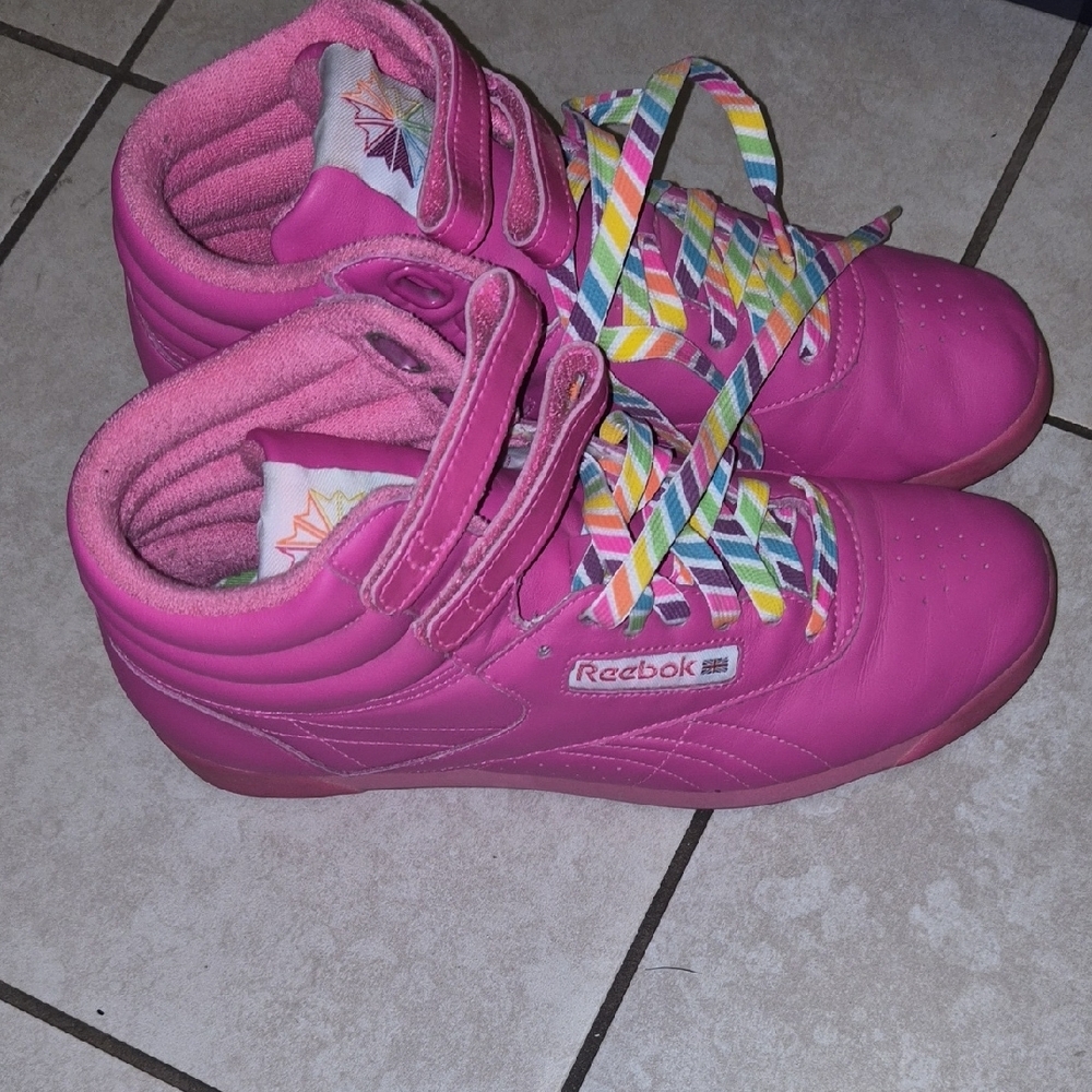 Reebok Kids Vibrant Pink Sneakers with Rainbow Laces - Picture 2 of 4
